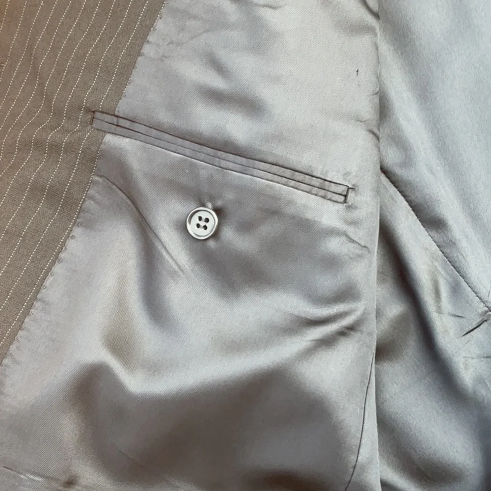 Kenneth Cole Reaction Wool 4 Button Black/Gray Pinstripe Suit Jacket Size Large - Picture 10 of 16